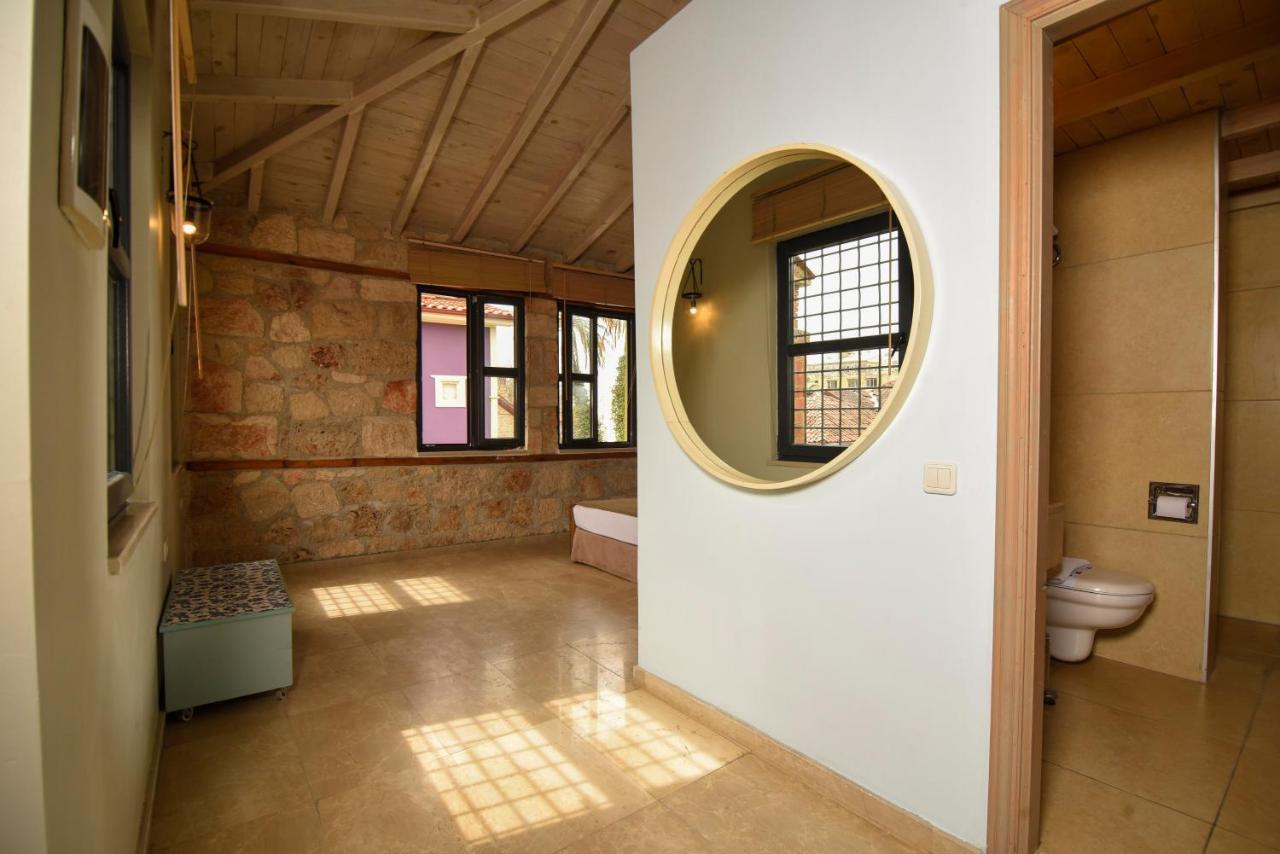 Spectacular Penthouse With Terrace Near Hadrian's Gate Pansiyon