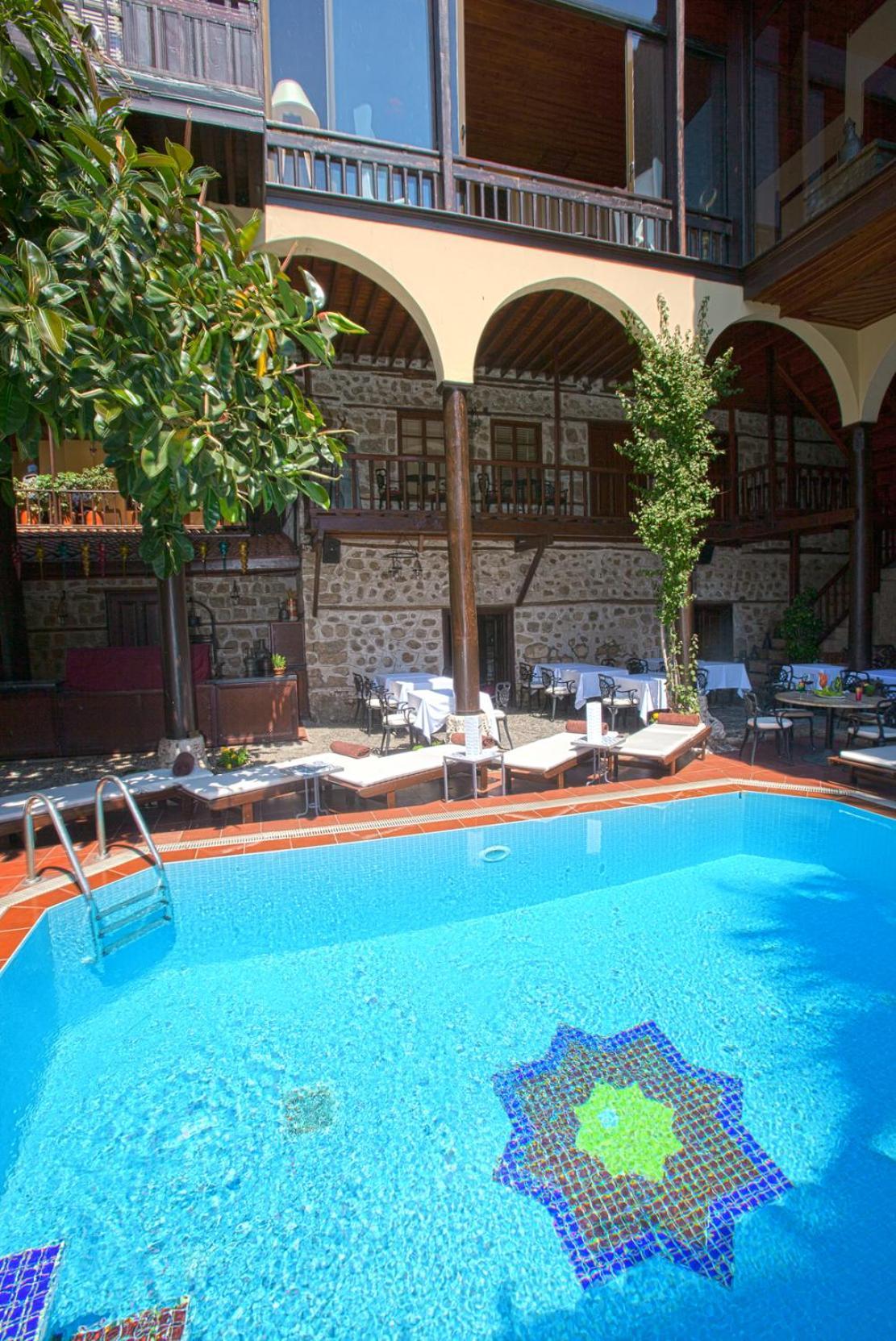 Spectacular Penthouse With Terrace Near Hadrian's Gate Pansiyon *