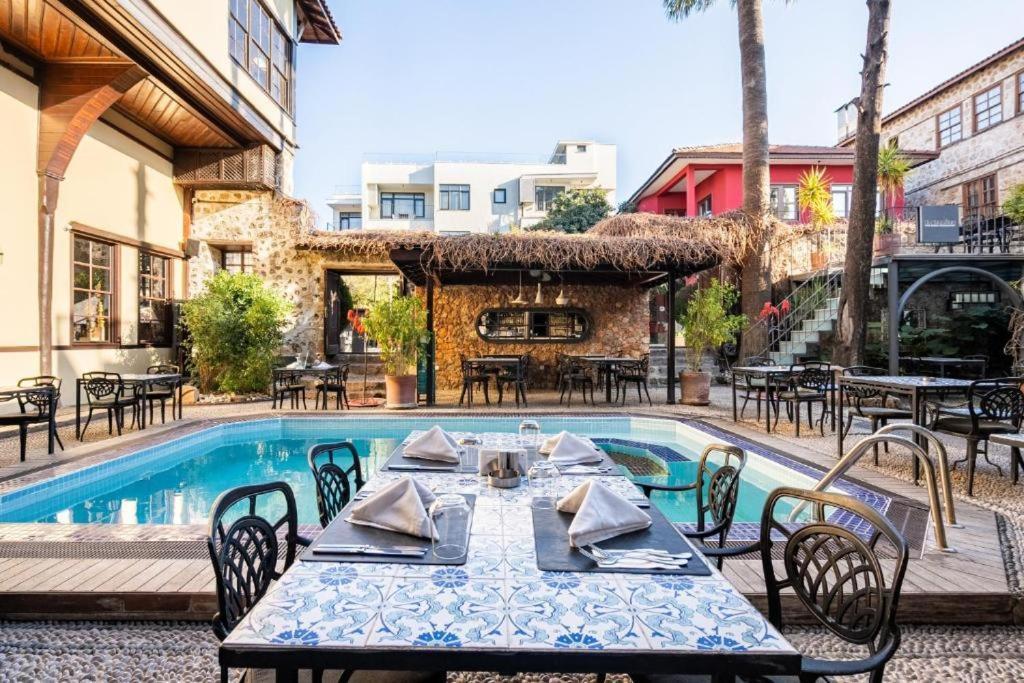 Pansiyon Spectacular Penthouse With Terrace Near Hadrian's Gate *